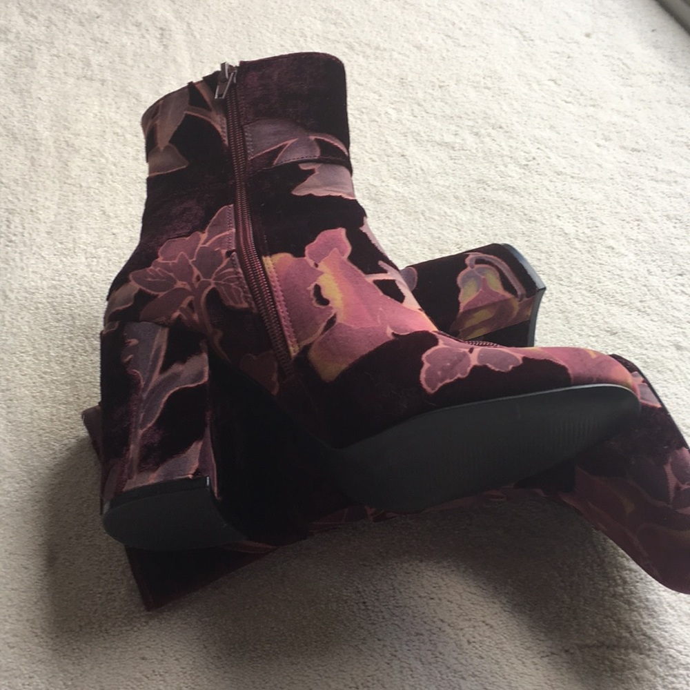 Short boots - Picture 3 of 3